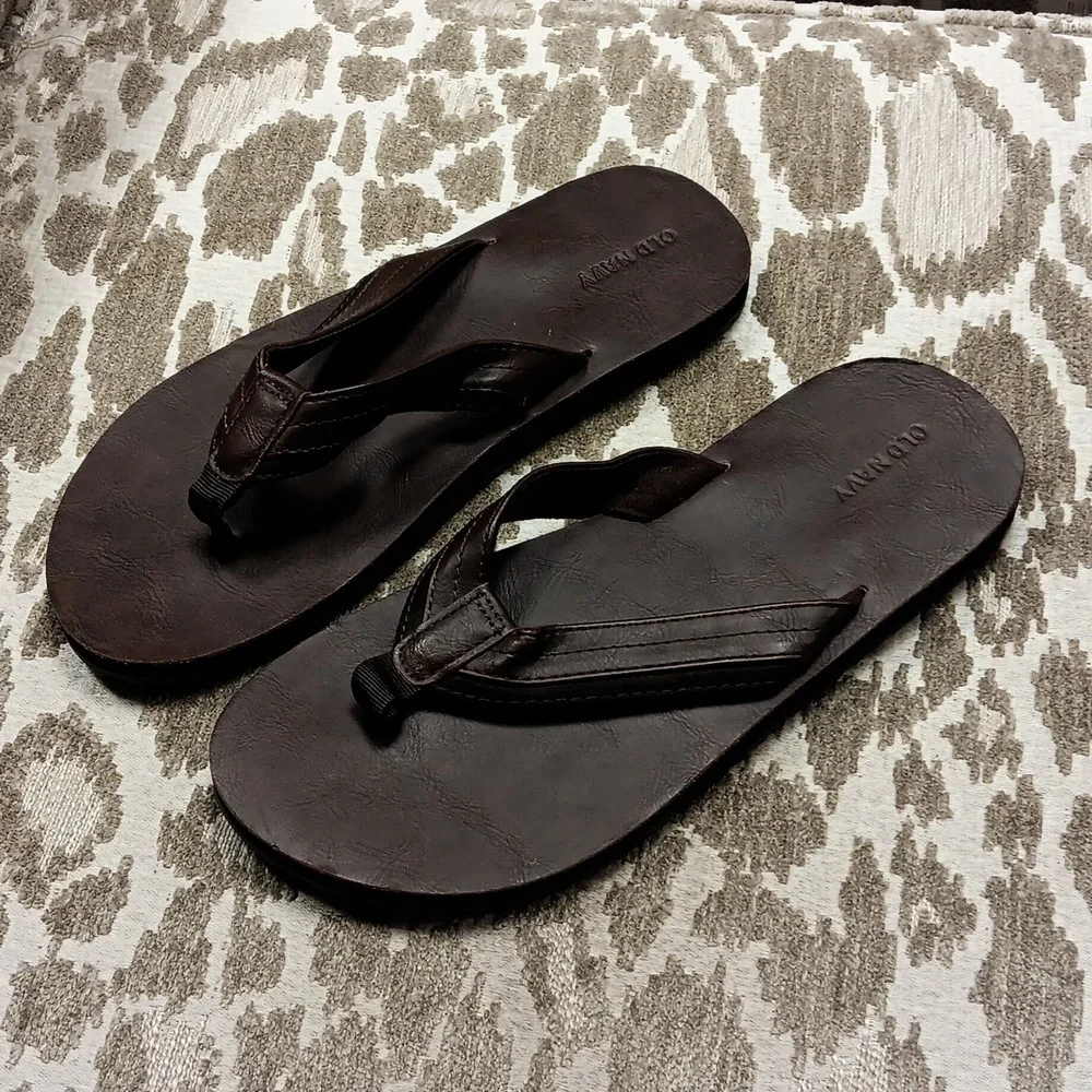 Old Navy Boys Brown Faux Leather Dark Cognac Sandals, Size 5/6